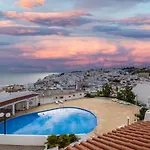 Luxurious Seaview With Pool 5min アパート *